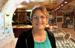 Spoilt Pam..she has a Coober Pedy opal