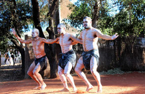 Yulara aboriginal cultural dance demonstration
