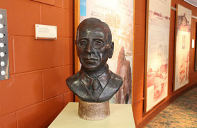 John Flynn Bust at John Flynn Place Cloncurry