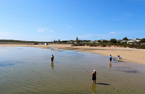People fishing at Venus Bay SA