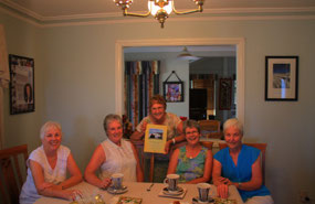 A lovely afternoon with my 'Blogging Encouragers'