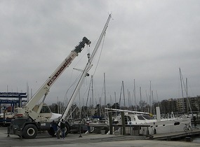 The Unstepped Mast Under Way