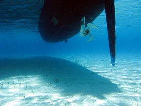 Low tide clearance at anchor
