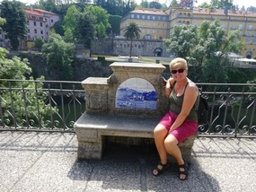 Amarante Stone Seat with beautiful blue tiles