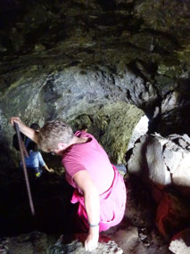 Glymur climb or descent thru a very dark cave