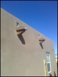 Side of home with "cannalles"