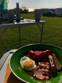 Breakfast in the sun 