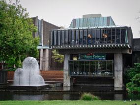 Avon River walk from Queen Victoria Gardens