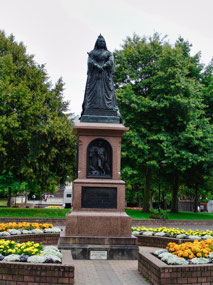 Queen Victoria statue
