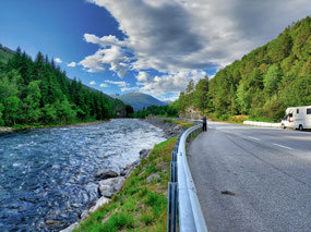  pretty drive along  the river