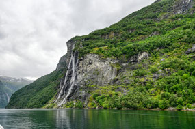 Three Sisters Watergfall - Ørnesvingen viewpt
