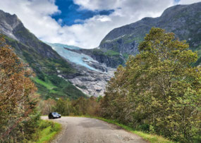 Boyabreen Glacier road