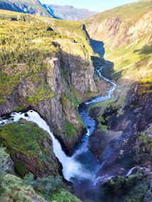 flowing into Måbødalen valley