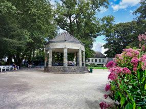 Park next to Breiavatnet lake