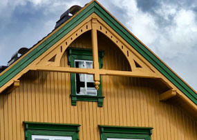E16 north Hønefoss - interesting house gables