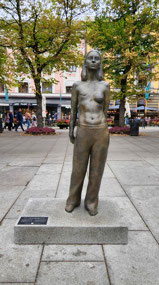 statue - breast cancer
