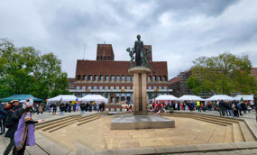Hall square (Rådhusplassen)