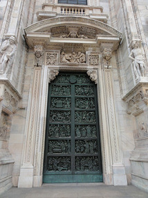 Duomo exterior door alcoves