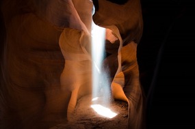 Light Beams Antelope Canyon