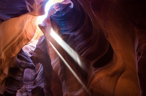 Light Beams Antelope Canyon