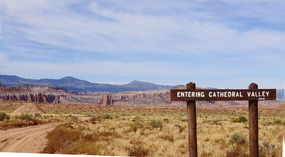 Entering Lower Cathedral Valley