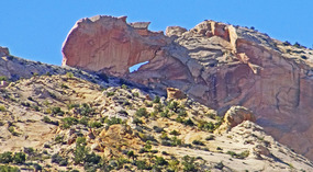  Peekaboo Arch view from Notom Rosd