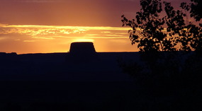  Sunrise over Butte