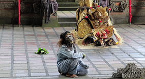  Monkey, Barong friend