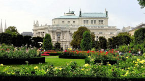 Volksgarten next to Hofburg Palace
