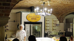 Strudelshow - Schönbrunn Palace