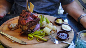 Pig Knuckle--Delicious! - Utri Pstrosu restairant