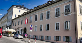 Motzart Birth House