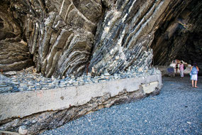Cave Beach - hundreds of cairns