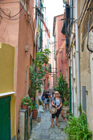 Lane off main street-Vernazza