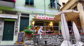 Lunch Box: great spot for breakfast