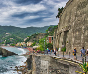walkway by Torre Aurora