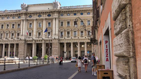 Piazza Colonna - Chigi Palace