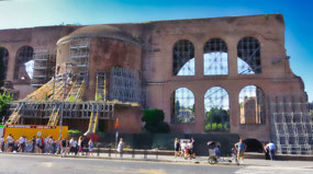 tour walked a couple blocks to Colosseum