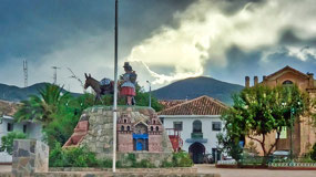 Moray Town Square Statue