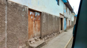 Moray Village - narrow road