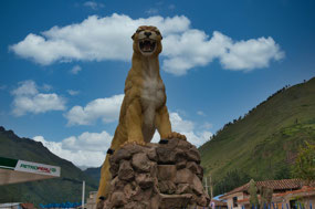 Puma statue in Calca