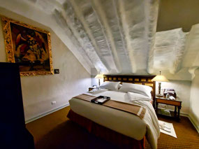Bedroom upstairs - Monasterio Hotel