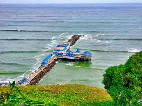 unique location of Rosa Nautica restaurant