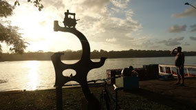 Tortuguero - sunset at the main plaza