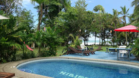 Cahuita - Hibiscus Cabins - at the pool