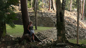 Lubaantun - around the plazas