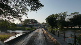 San Ignacio - the bridge into town