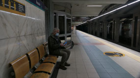 Lisbon - waiting in the metro