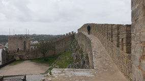 Obidos - secure walking on the wall