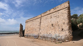 Playa de la Muralla - along the walls